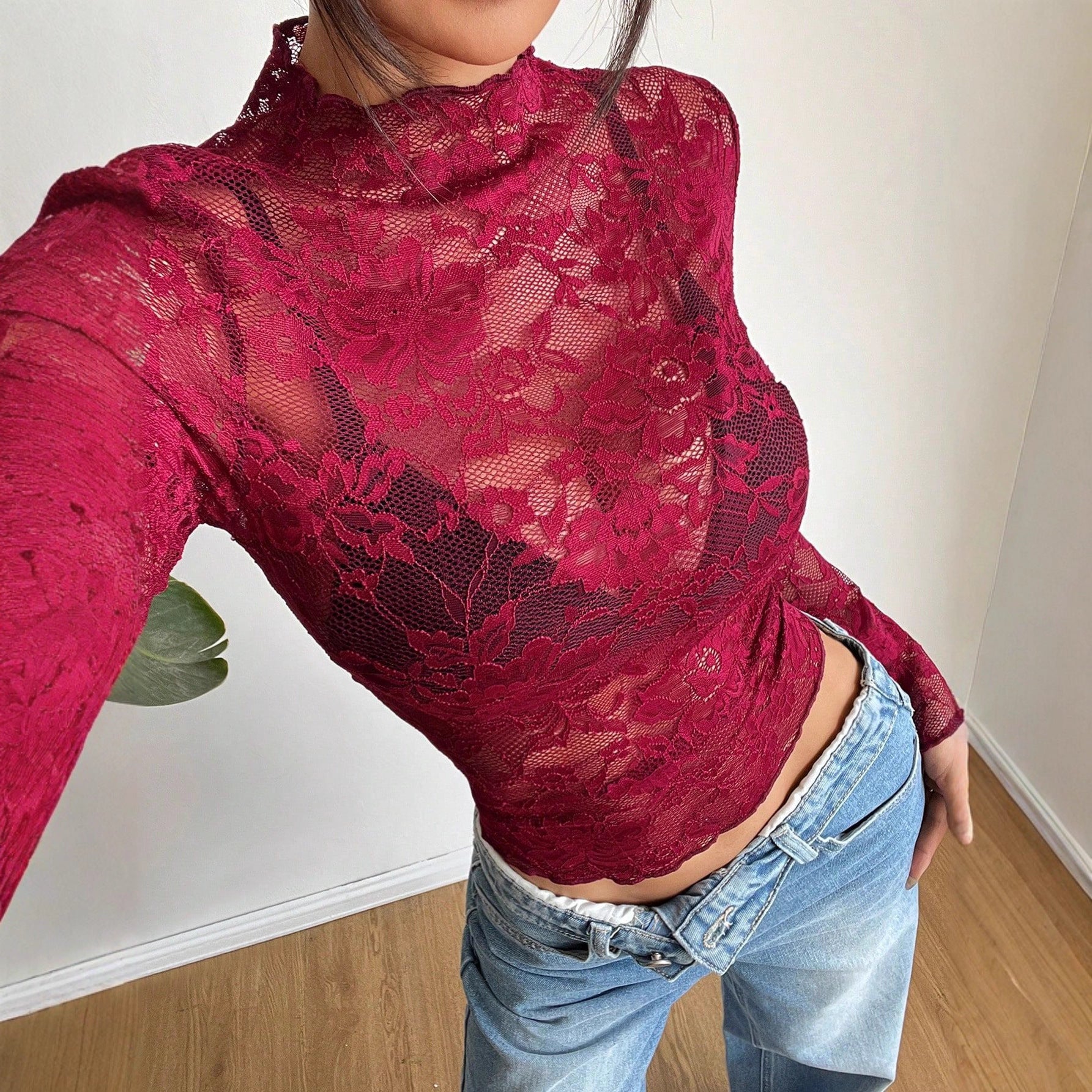 Single Layer Long Sleeved Slim Lace Top